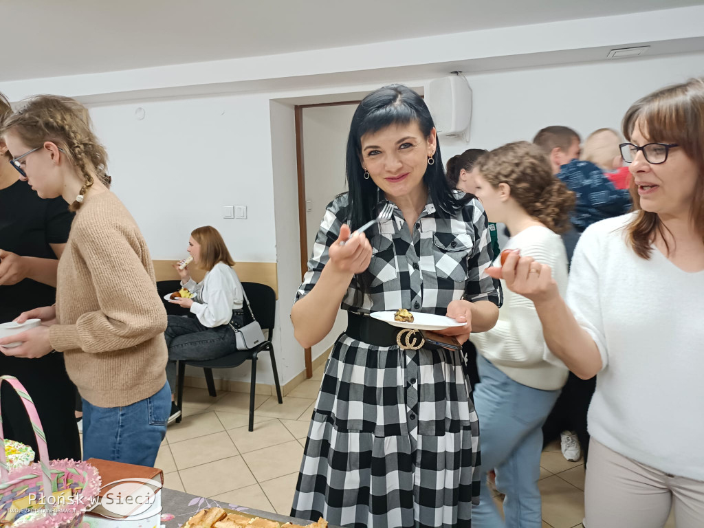 Wielkanocne śniadanie dla wojennych uchodźców