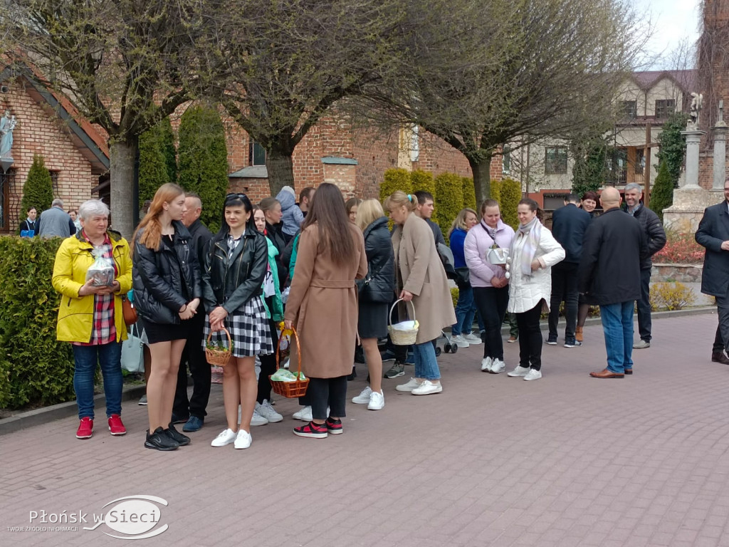 Wielkanocne śniadanie dla wojennych uchodźców