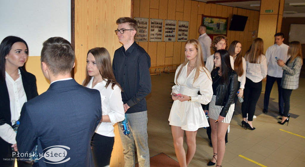 Wystartowały matury. Zdjęcia z ''jedynki''