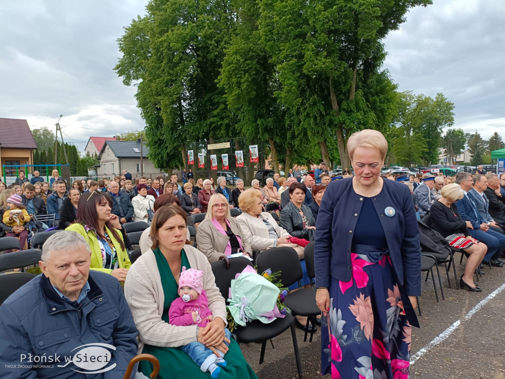 Podstawówka w Jońcu już ze sztandarem