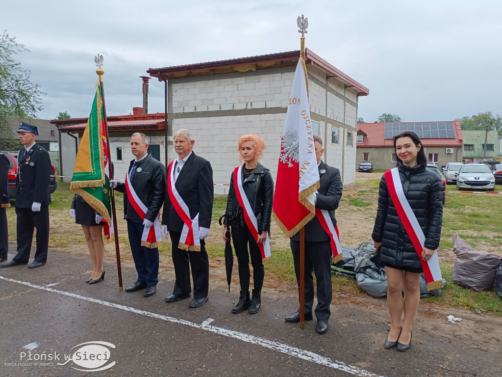Podstawówka w Jońcu już ze sztandarem