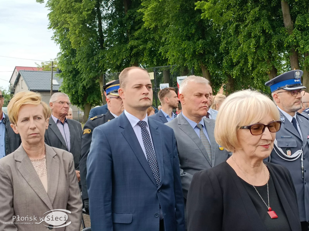 Podstawówka w Jońcu już ze sztandarem