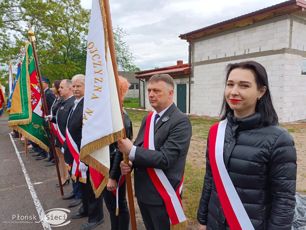 Podstawówka w Jońcu już ze sztandarem