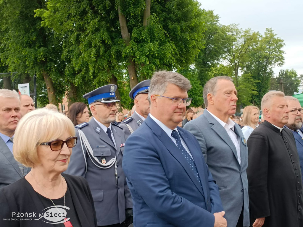 Podstawówka w Jońcu już ze sztandarem