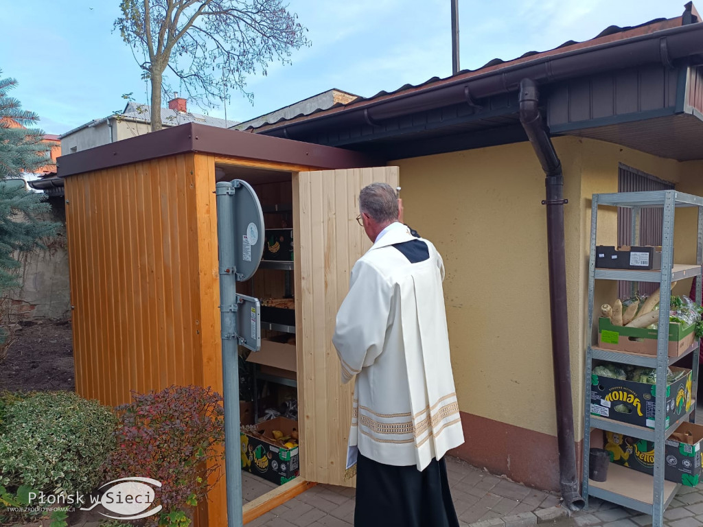 Społeczna szafa stanęła w parafii 'Michała'