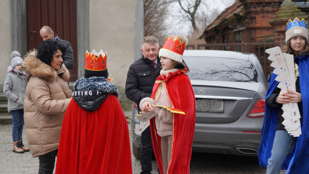 Raciążanie w tradycyjnym orszaku na Trzech Króli
