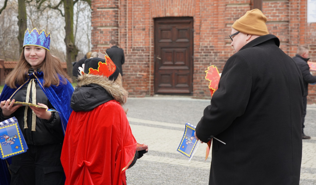 Raciążanie w tradycyjnym orszaku na Trzech Króli