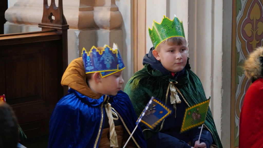 Raciążanie w tradycyjnym orszaku na Trzech Króli