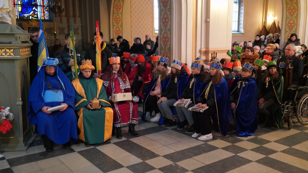 Raciążanie w tradycyjnym orszaku na Trzech Króli