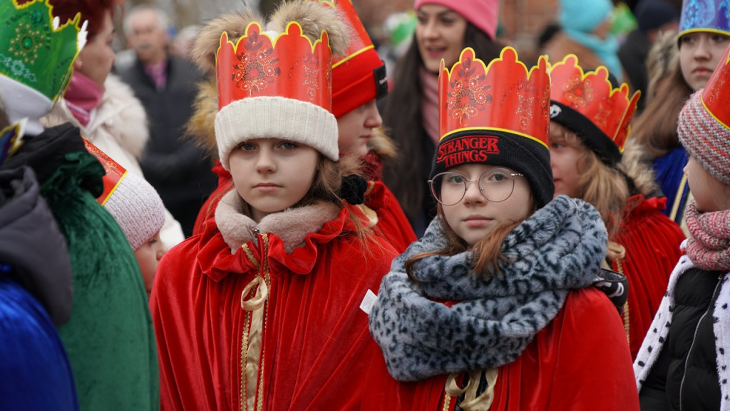 Raciążanie w tradycyjnym orszaku na Trzech Króli
