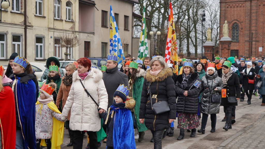 Raciążanie w tradycyjnym orszaku na Trzech Króli