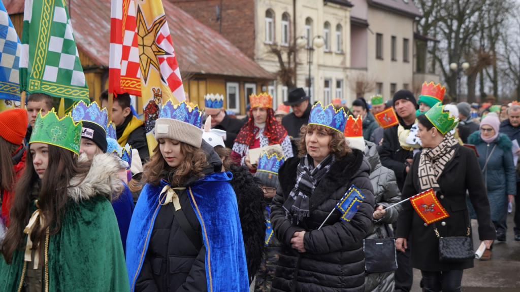 Raciążanie w tradycyjnym orszaku na Trzech Króli