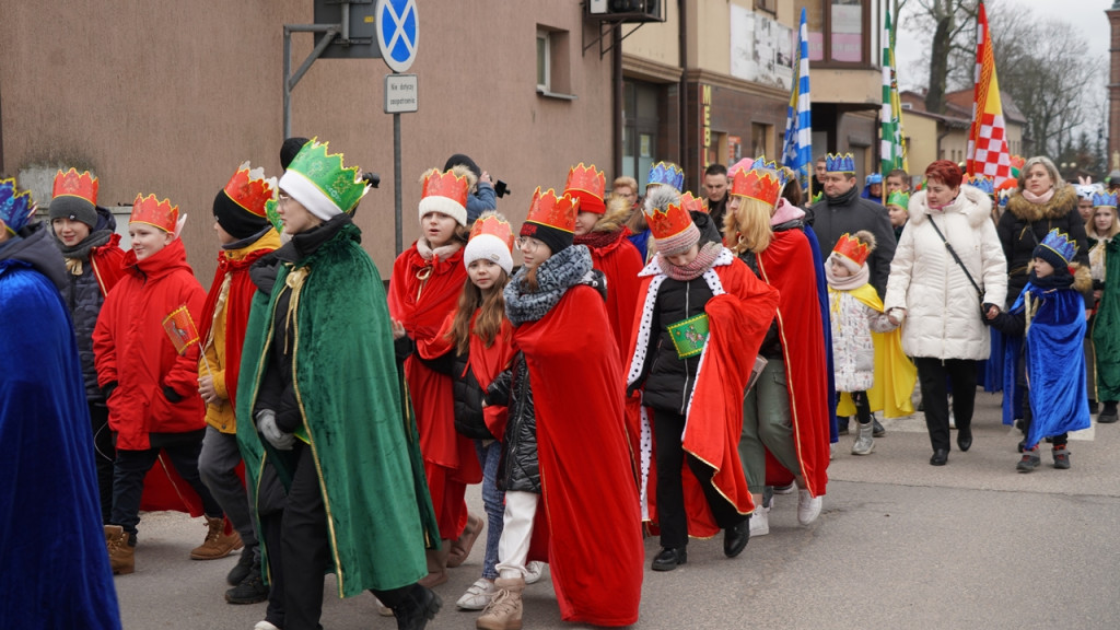 Raciążanie w tradycyjnym orszaku na Trzech Króli