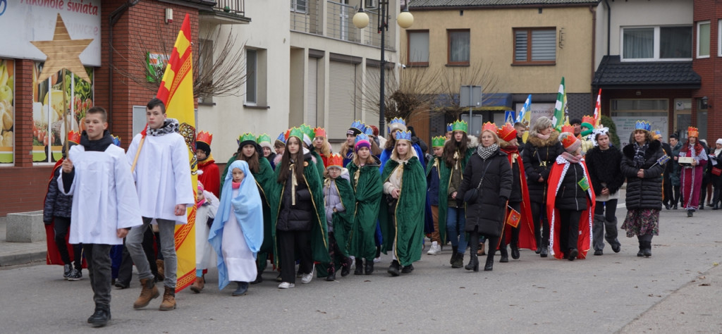 Raciążanie w tradycyjnym orszaku na Trzech Króli