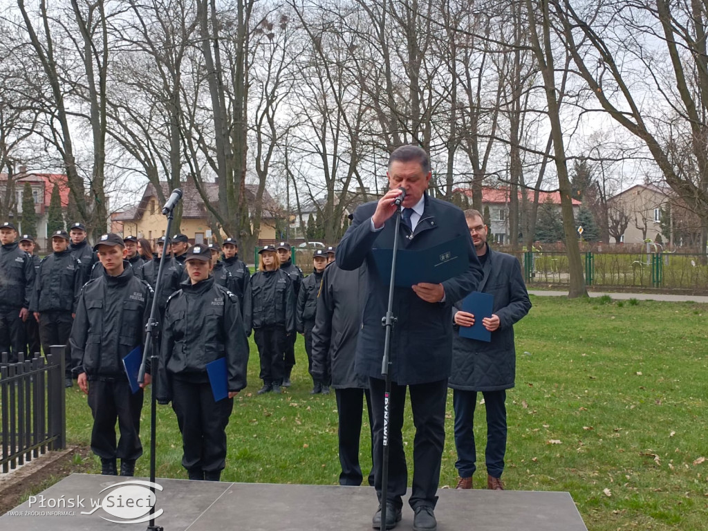 Pod katyńskim krzyżem...
