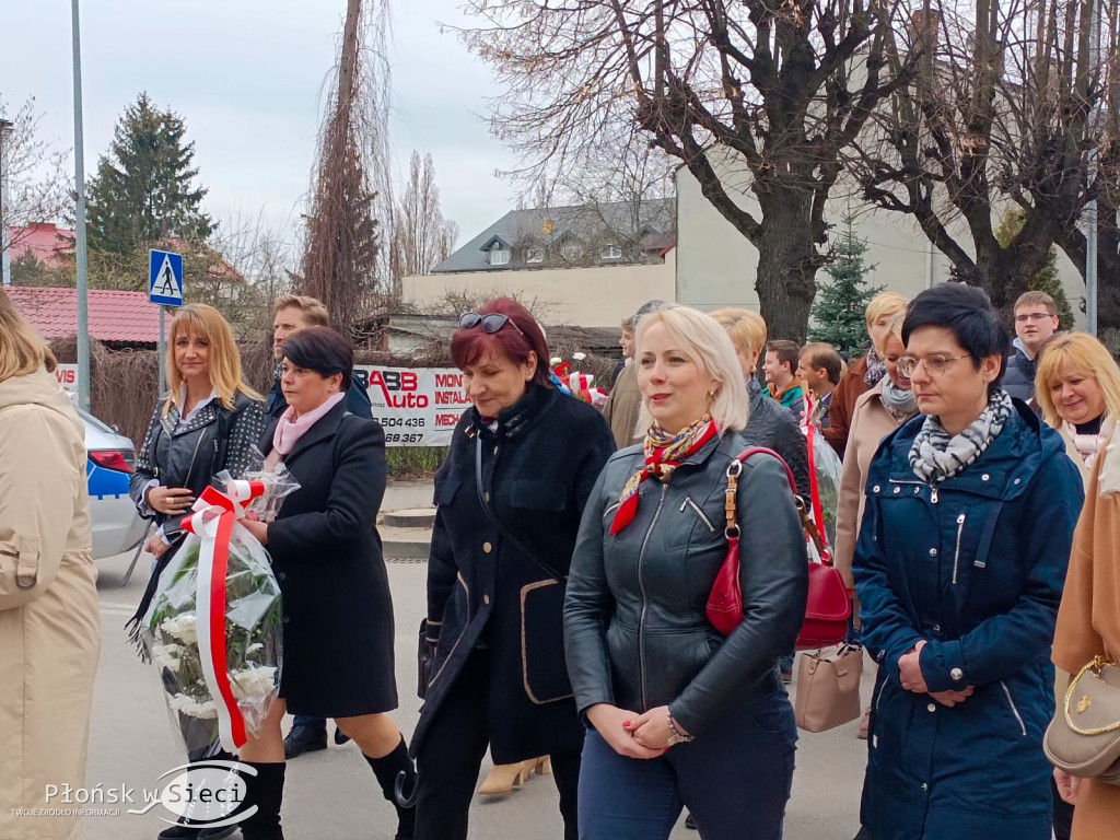 Pod katyńskim krzyżem...