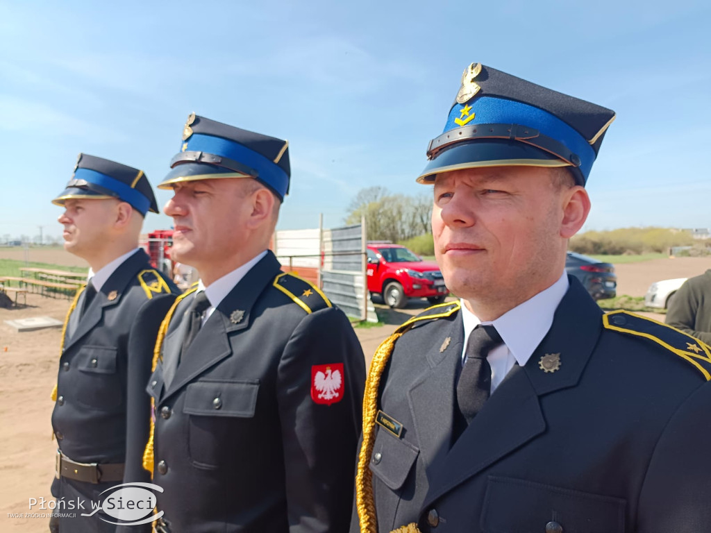 Wmurowali akt erekcyjny pod nową strażnicę