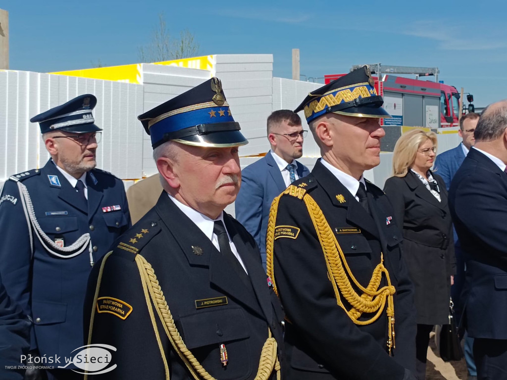 Wmurowali akt erekcyjny pod nową strażnicę