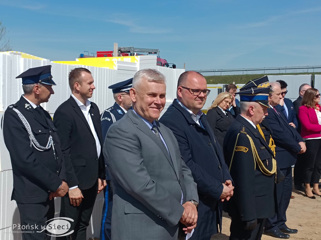 Wmurowali akt erekcyjny pod nową strażnicę