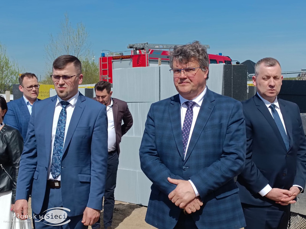 Wmurowali akt erekcyjny pod nową strażnicę
