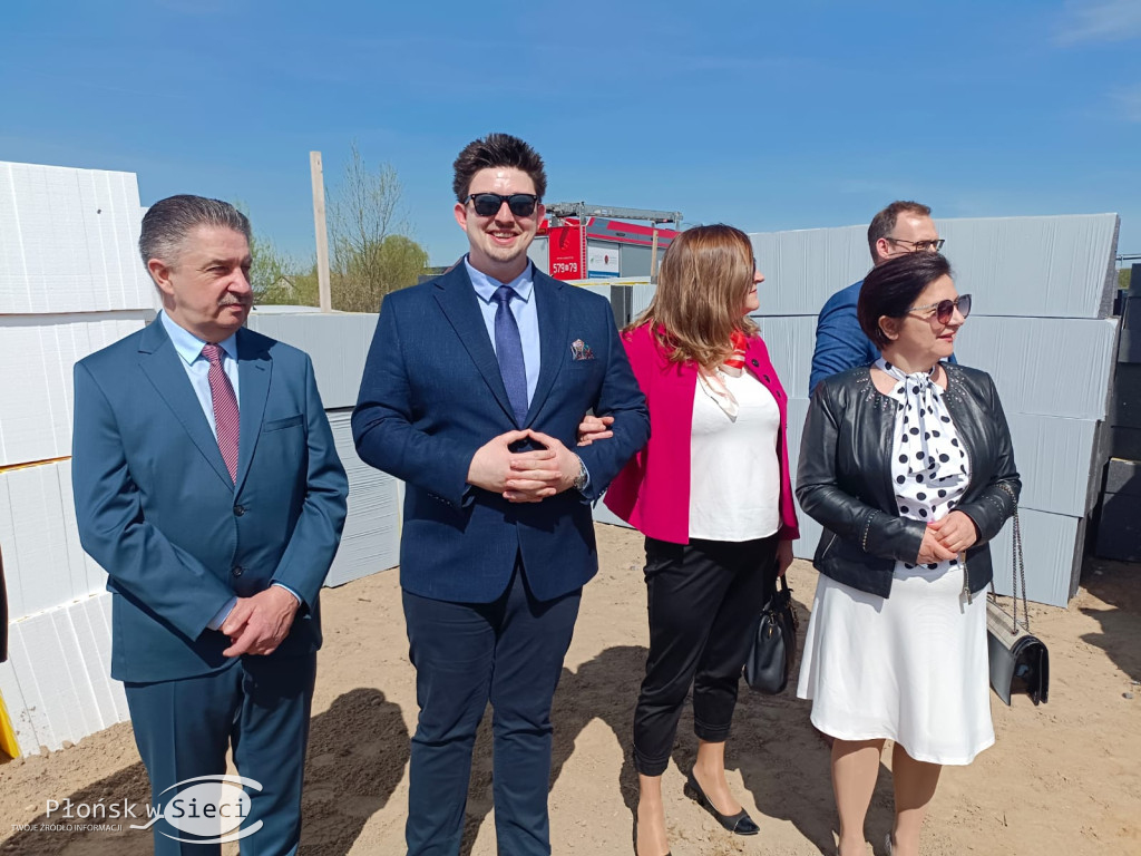 Wmurowali akt erekcyjny pod nową strażnicę