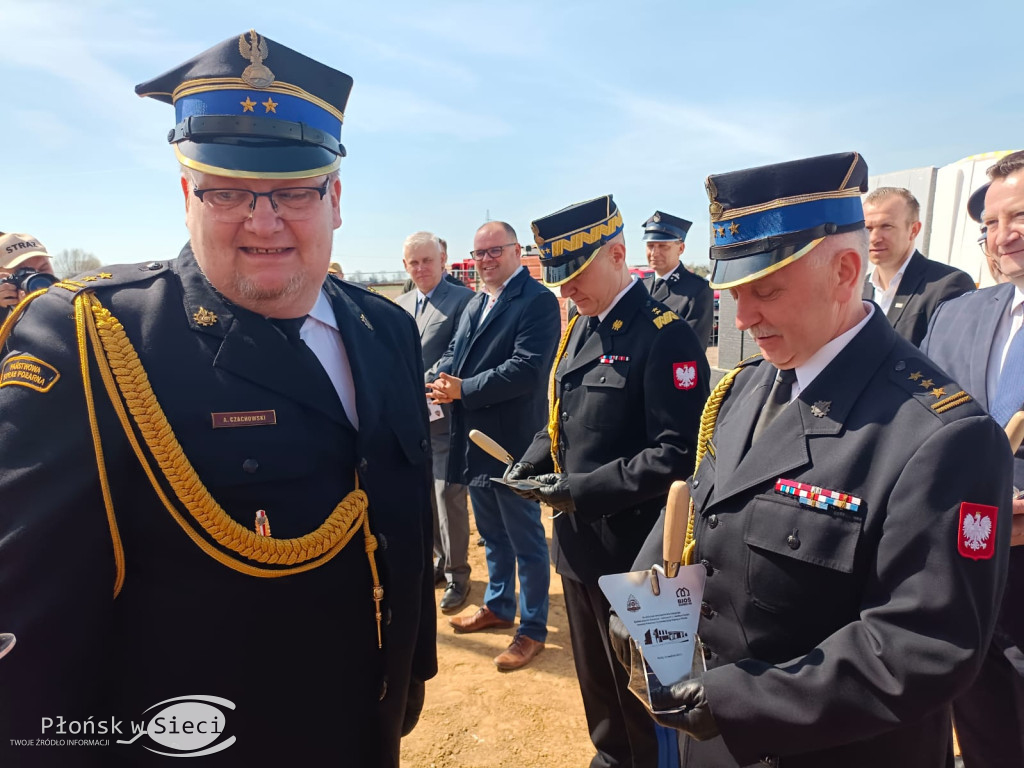 Wmurowali akt erekcyjny pod nową strażnicę