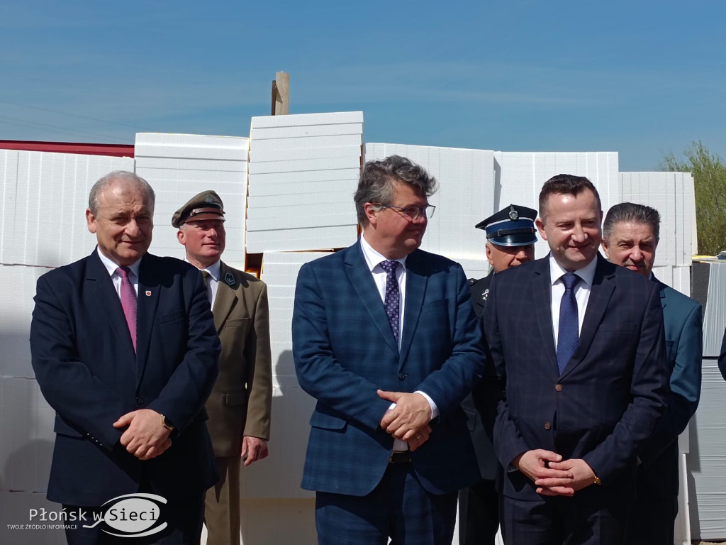 Wmurowali akt erekcyjny pod nową strażnicę
