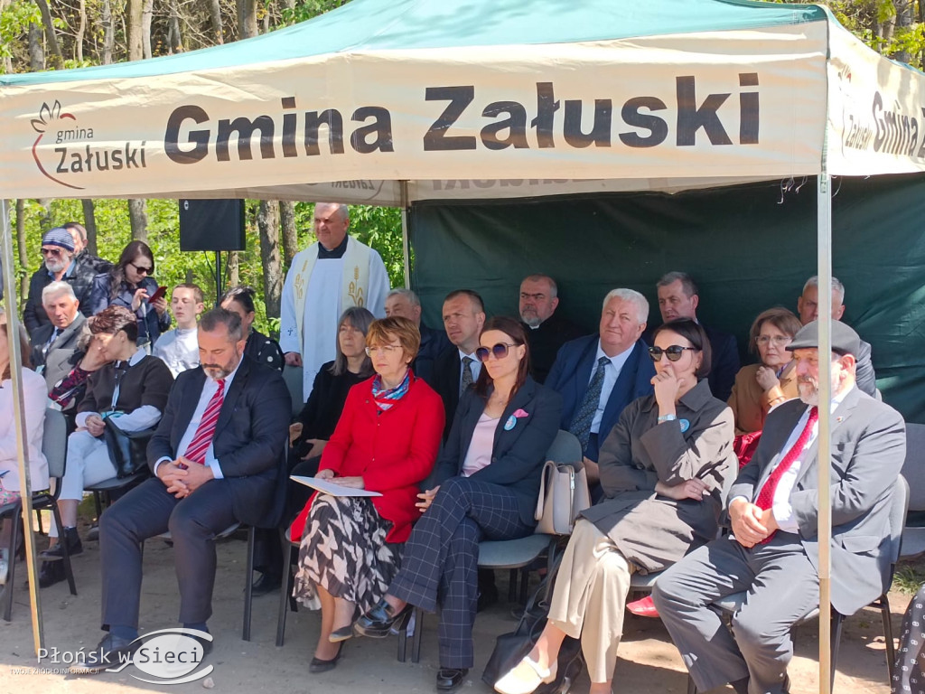 W dowód pamięci o ludziach odważnych...