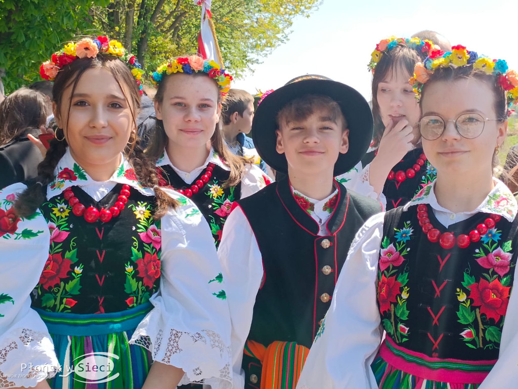 W dowód pamięci o ludziach odważnych...