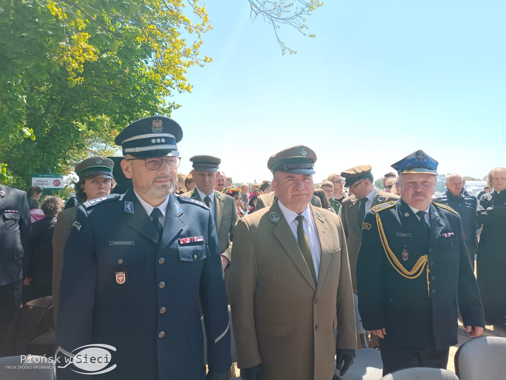 W dowód pamięci o ludziach odważnych...