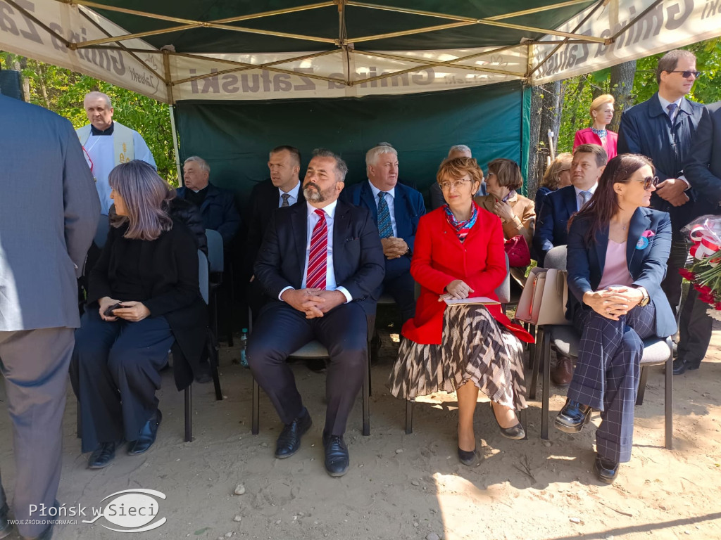 W dowód pamięci o ludziach odważnych...