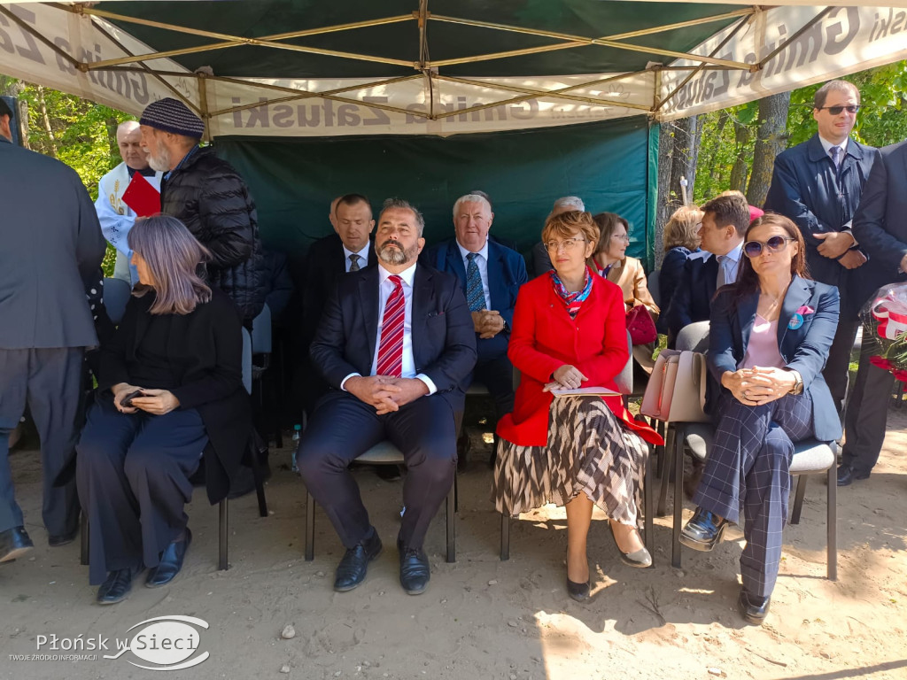 W dowód pamięci o ludziach odważnych...