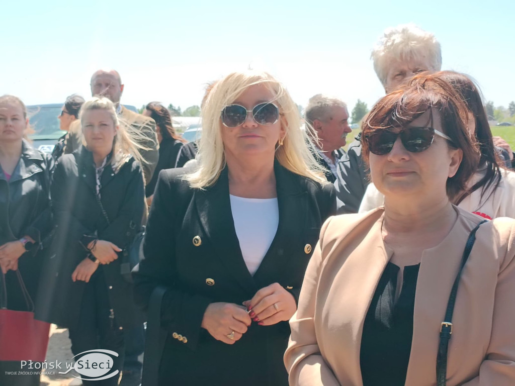 W dowód pamięci o ludziach odważnych...