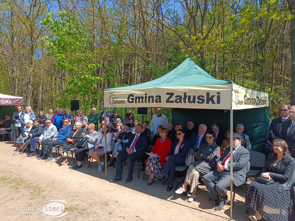 W dowód pamięci o ludziach odważnych...