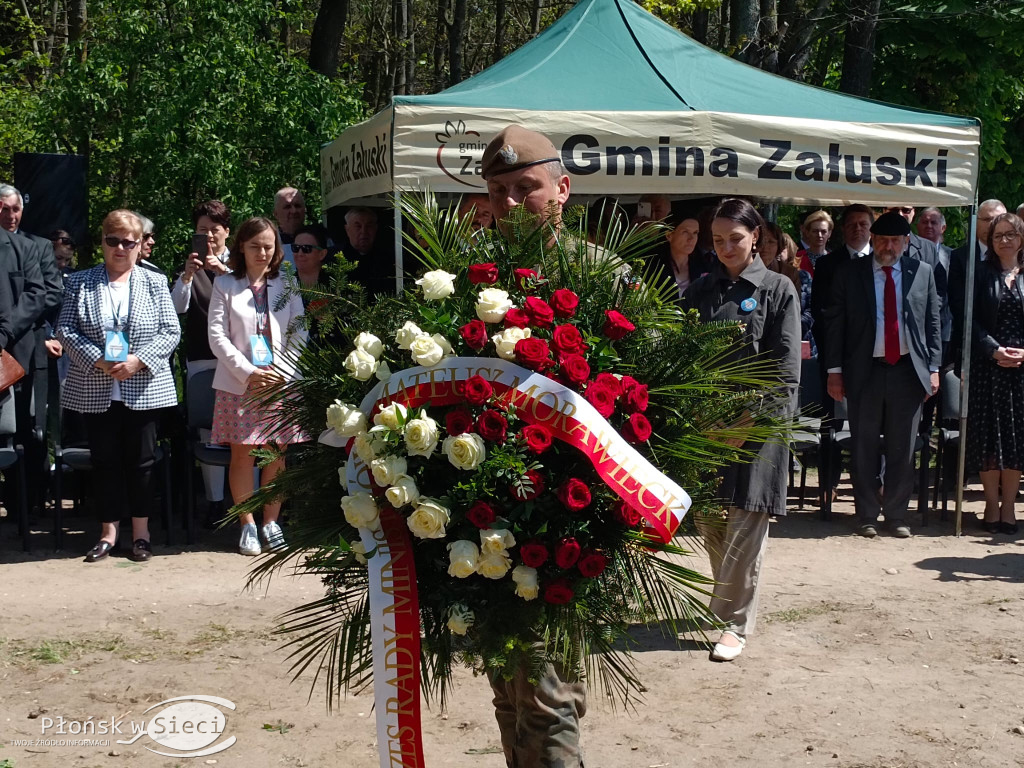 W dowód pamięci o ludziach odważnych...