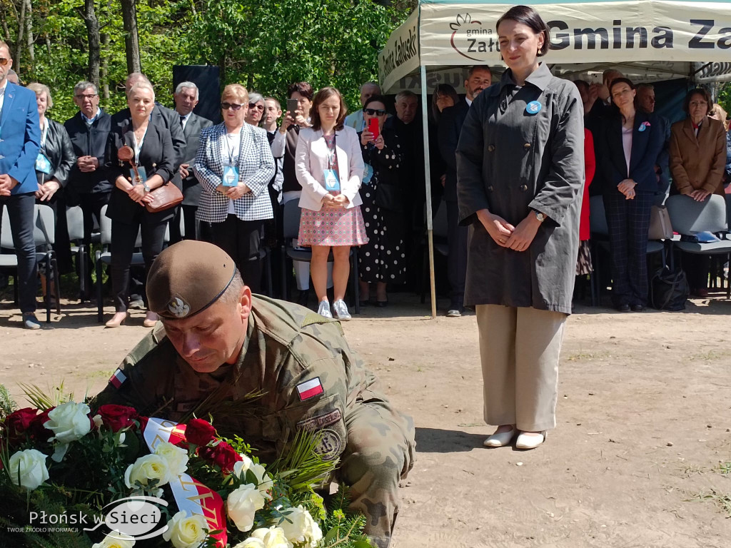 W dowód pamięci o ludziach odważnych...