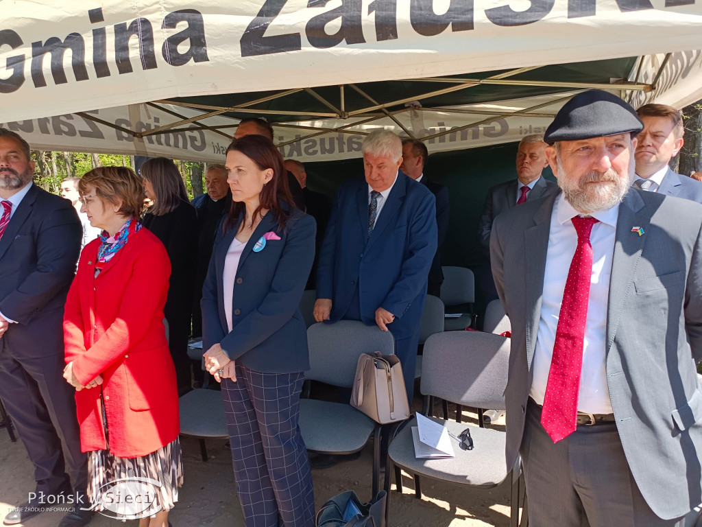 W dowód pamięci o ludziach odważnych...