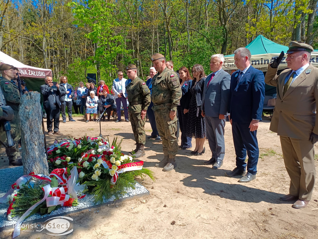 W dowód pamięci o ludziach odważnych...