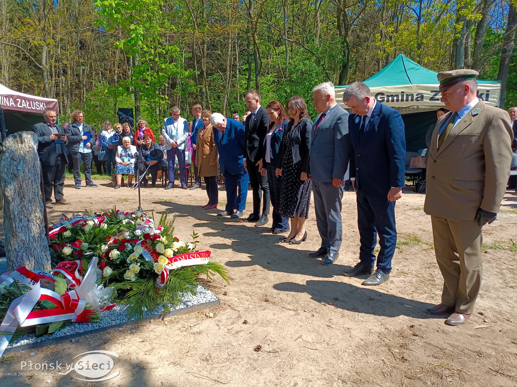 W dowód pamięci o ludziach odważnych...