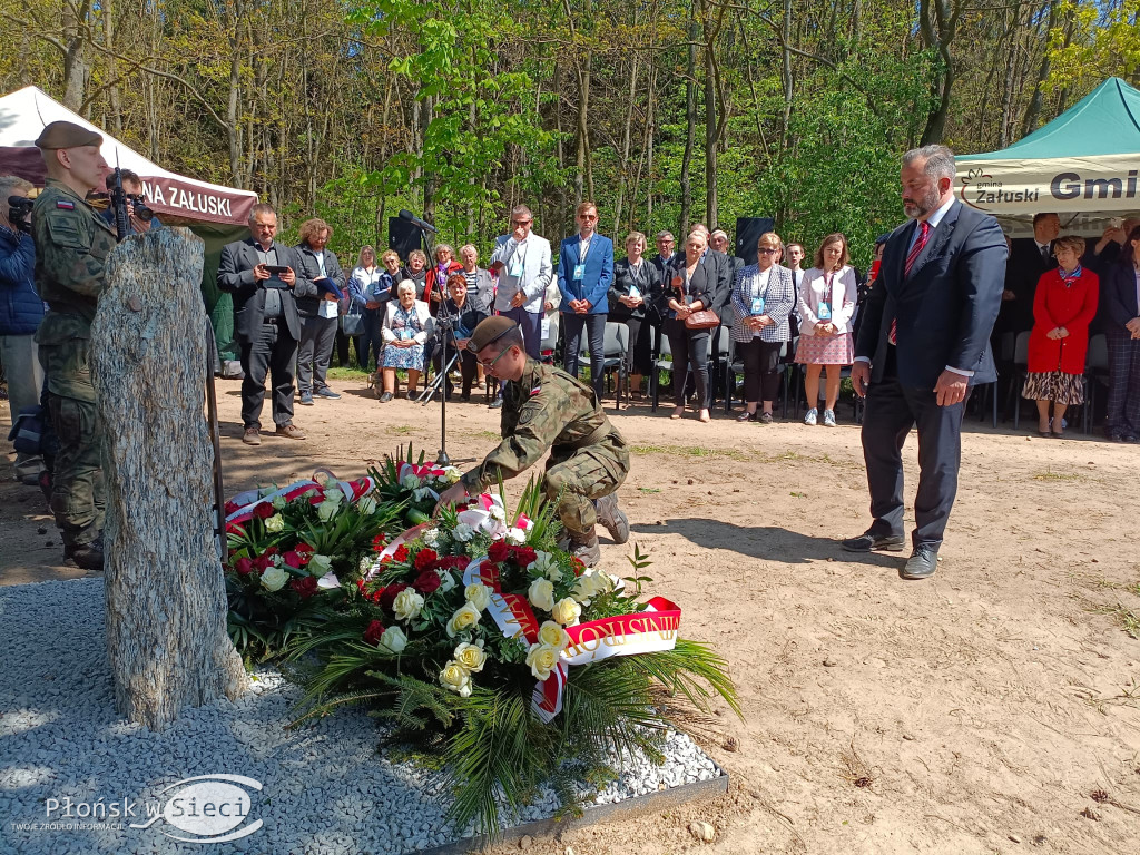 W dowód pamięci o ludziach odważnych...