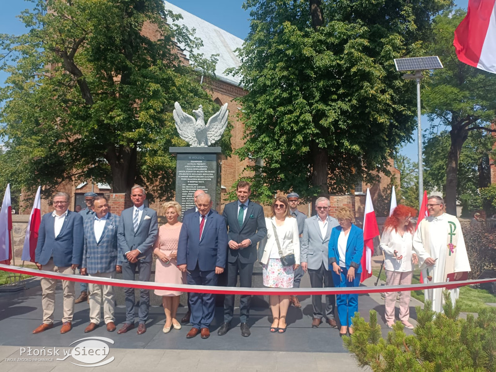 Uroczyste odsłonięcie pomnika w Sochocinie