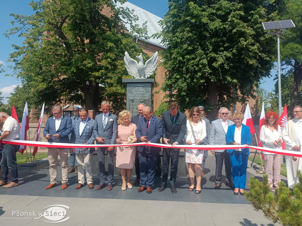 Uroczyste odsłonięcie pomnika w Sochocinie
