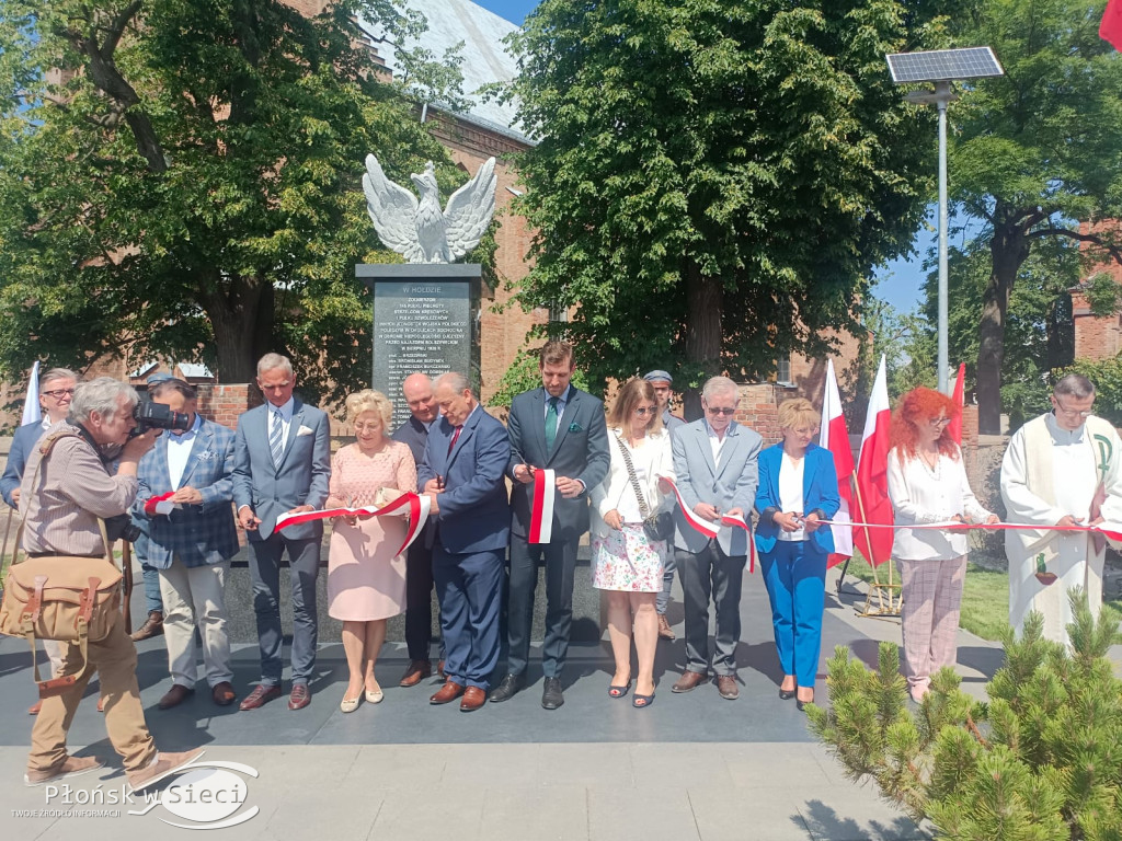 Uroczyste odsłonięcie pomnika w Sochocinie