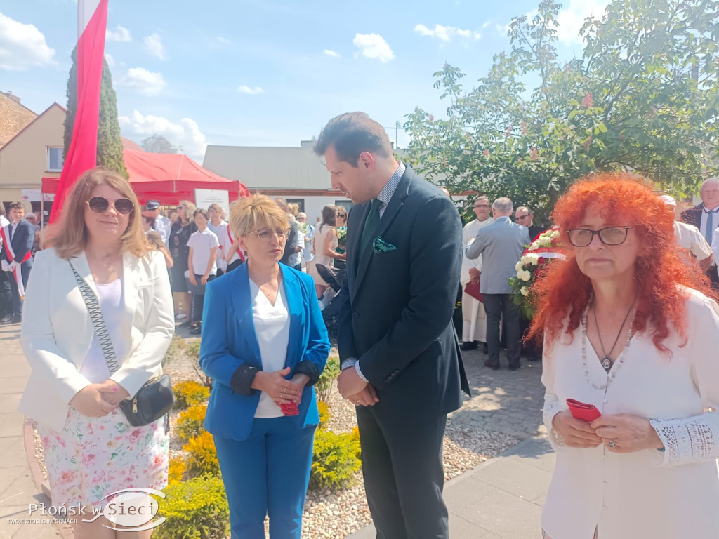 Uroczyste odsłonięcie pomnika w Sochocinie