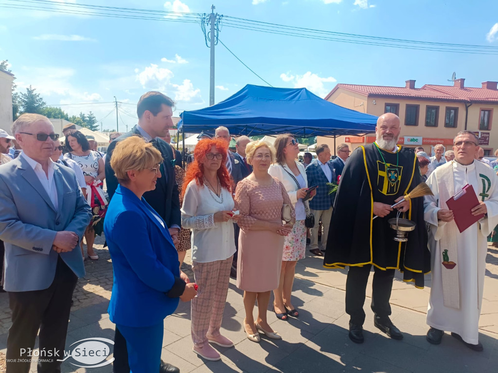Uroczyste odsłonięcie pomnika w Sochocinie