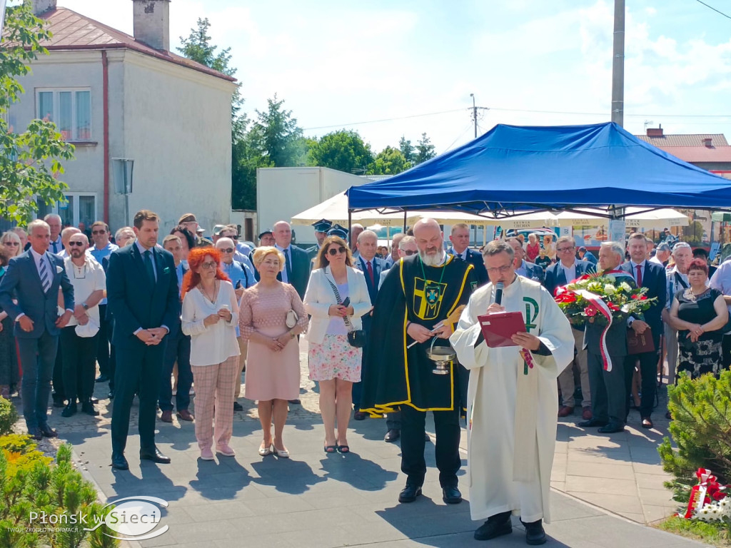 Uroczyste odsłonięcie pomnika w Sochocinie