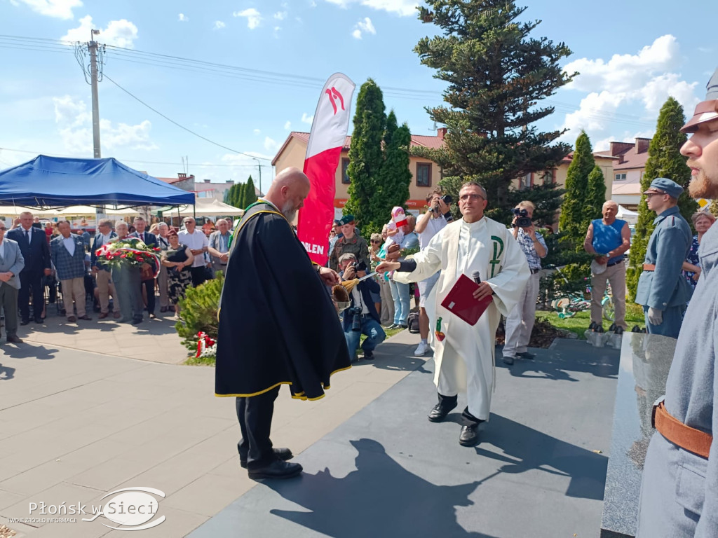Uroczyste odsłonięcie pomnika w Sochocinie