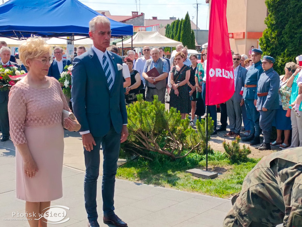 Uroczyste odsłonięcie pomnika w Sochocinie