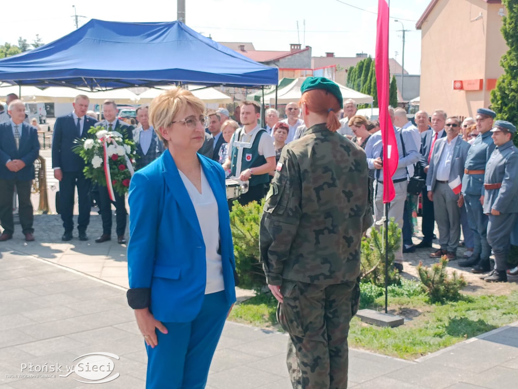 Uroczyste odsłonięcie pomnika w Sochocinie