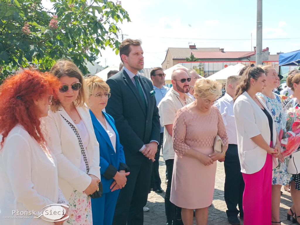 Uroczyste odsłonięcie pomnika w Sochocinie